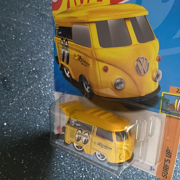 Mattel Hot Wheels Volkswagen Van KOOL KOMBI Surf's Up Bus 2/5 49/250 Mooneyes VW - Picture 7 of 7